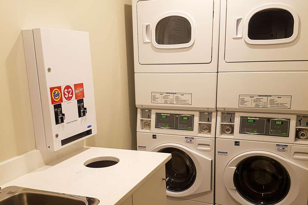 Quality Inn & Suites (Adults Only) Vancouver Eksteriør billede
