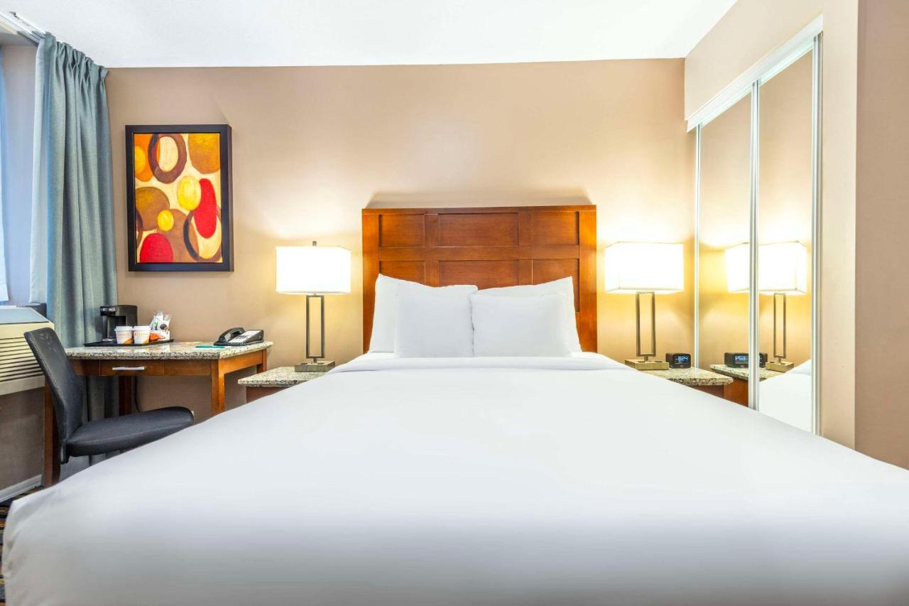 Quality Inn & Suites (Adults Only) Vancouver Eksteriør billede