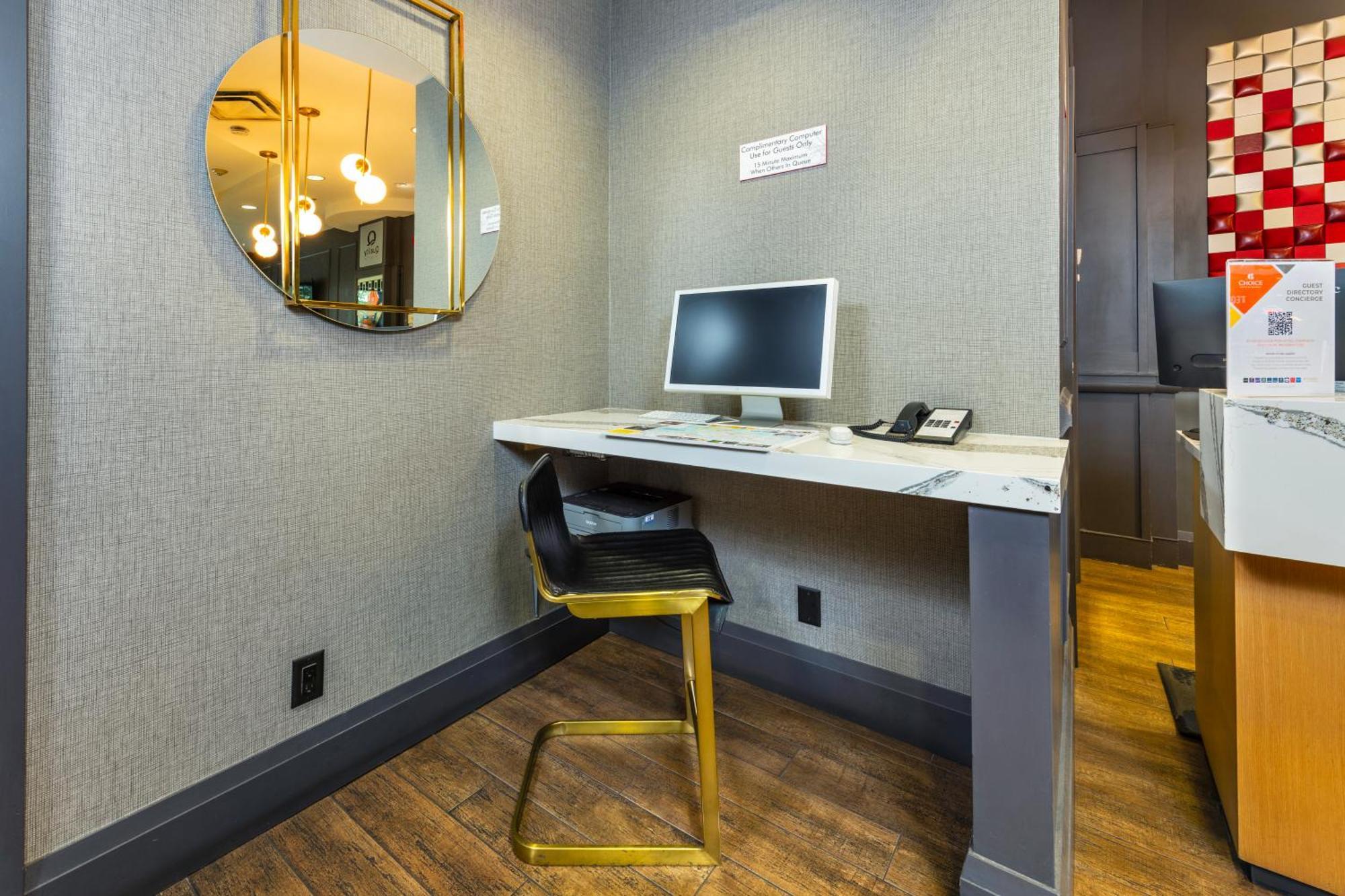 Quality Inn & Suites (Adults Only) Vancouver Eksteriør billede