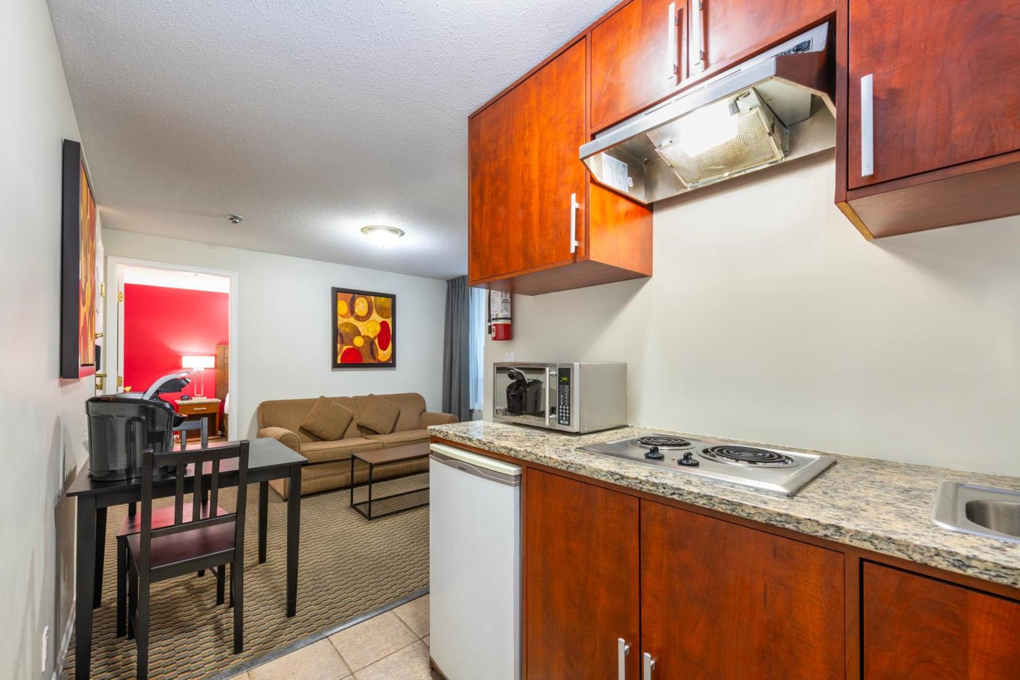 Quality Inn & Suites (Adults Only) Vancouver Eksteriør billede