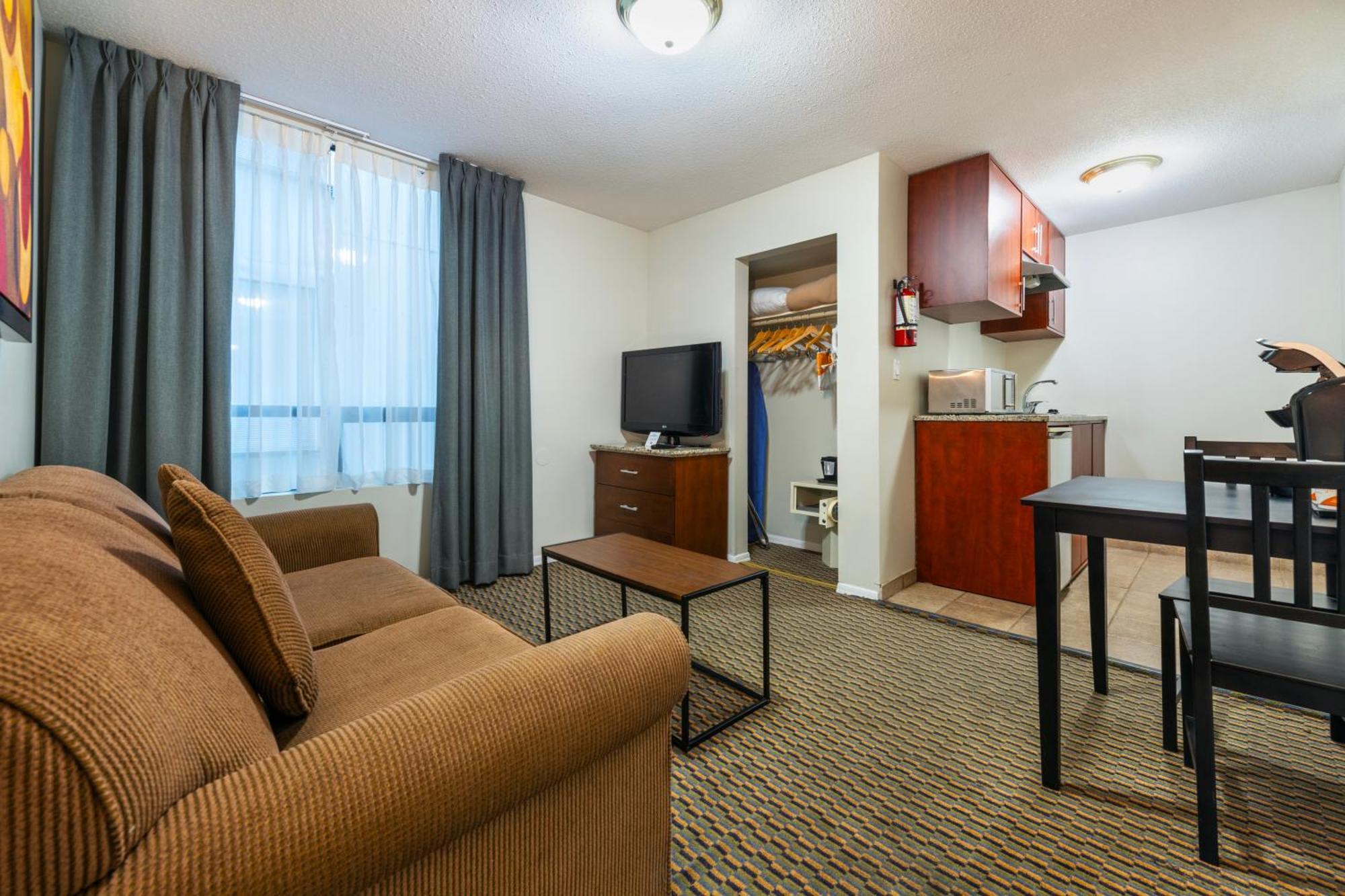 Quality Inn & Suites (Adults Only) Vancouver Eksteriør billede
