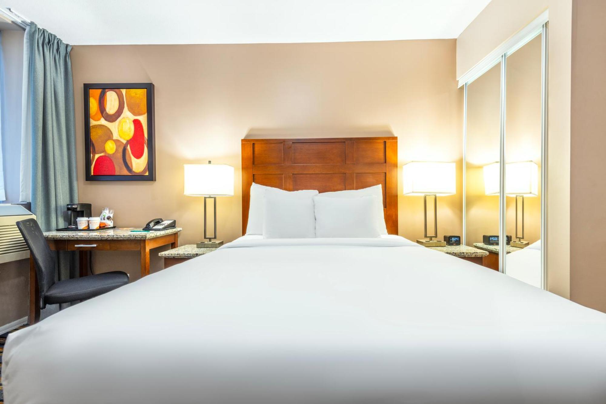 Quality Inn & Suites (Adults Only) Vancouver Eksteriør billede