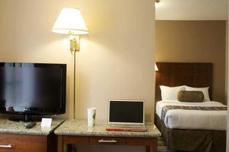 Quality Inn & Suites (Adults Only) Vancouver Eksteriør billede